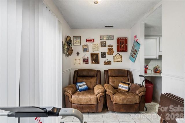 6123 Honeysuckle Lane, Charlotte, NC 28212