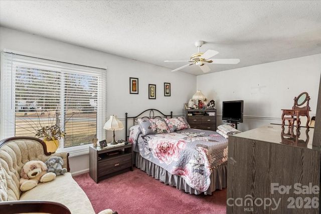 6123 Honeysuckle Lane, Charlotte, NC 28212