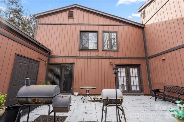 6123 Honeysuckle Lane, Charlotte, NC 28212