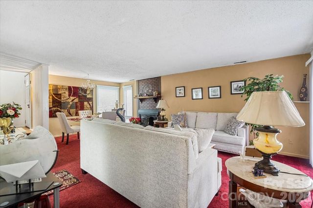 6123 Honeysuckle Lane, Charlotte, NC 28212