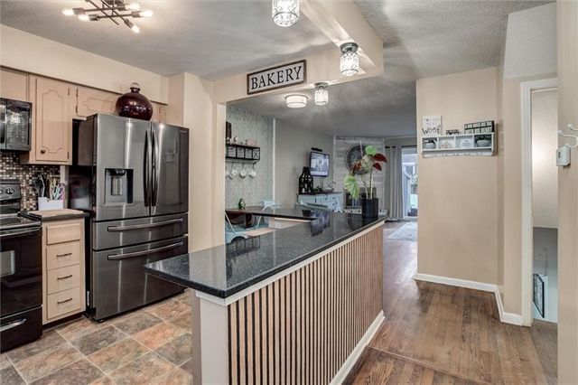 5644 W 97th Street, Overland Park, KS 66207