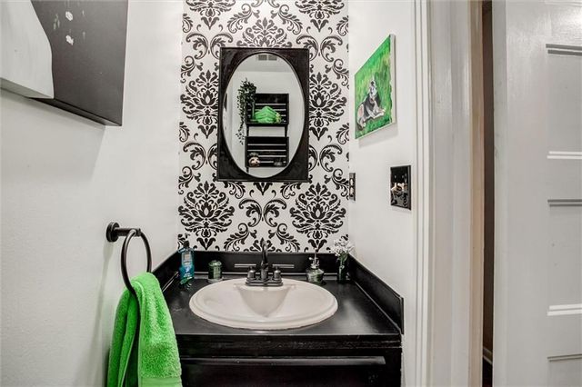 5644 W 97th Street, Overland Park, KS 66207