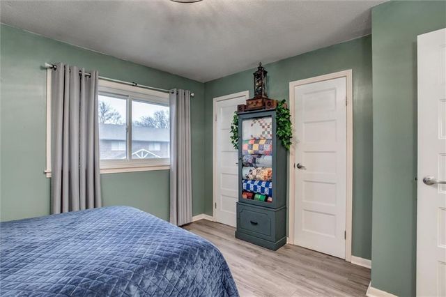 5644 W 97th Street, Overland Park, KS 66207