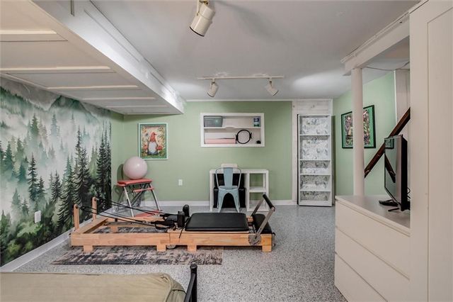 5644 W 97th Street, Overland Park, KS 66207