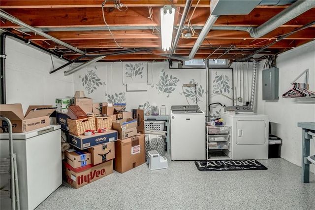 5644 W 97th Street, Overland Park, KS 66207