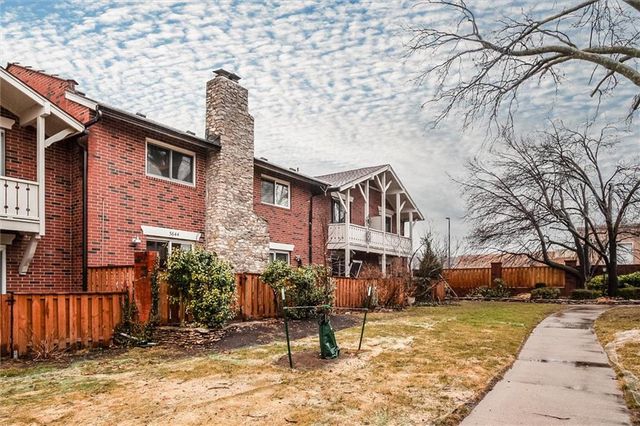 5644 W 97th Street, Overland Park, KS 66207