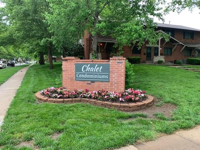 5644 W 97th Street, Overland Park, KS 66207