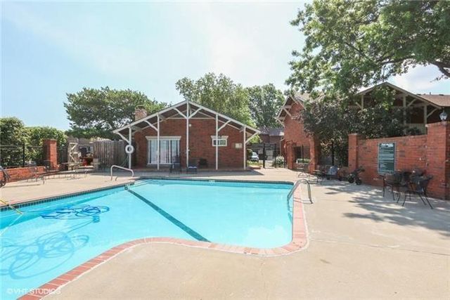 5644 W 97th Street, Overland Park, KS 66207