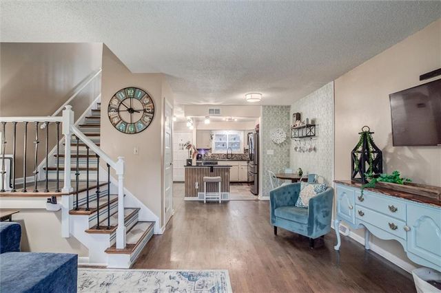 5644 W 97th Street, Overland Park, KS 66207