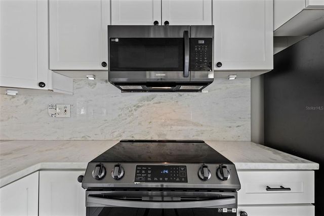 4851 W GANDY BOULEVARD B1L8, Tampa, FL 33611