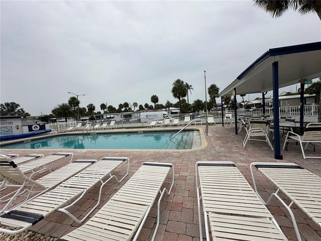 4851 W GANDY BOULEVARD B1L8, Tampa, FL 33611