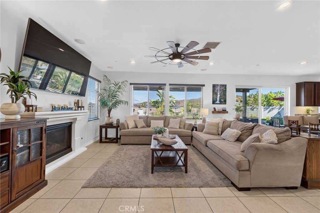 Image 11 of property listing at 45936 Camino Rubi, Temecula, CA 92592