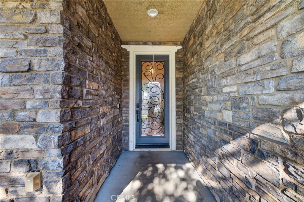 Image 4 of property listing at 45936 Camino Rubi, Temecula, CA 92592
