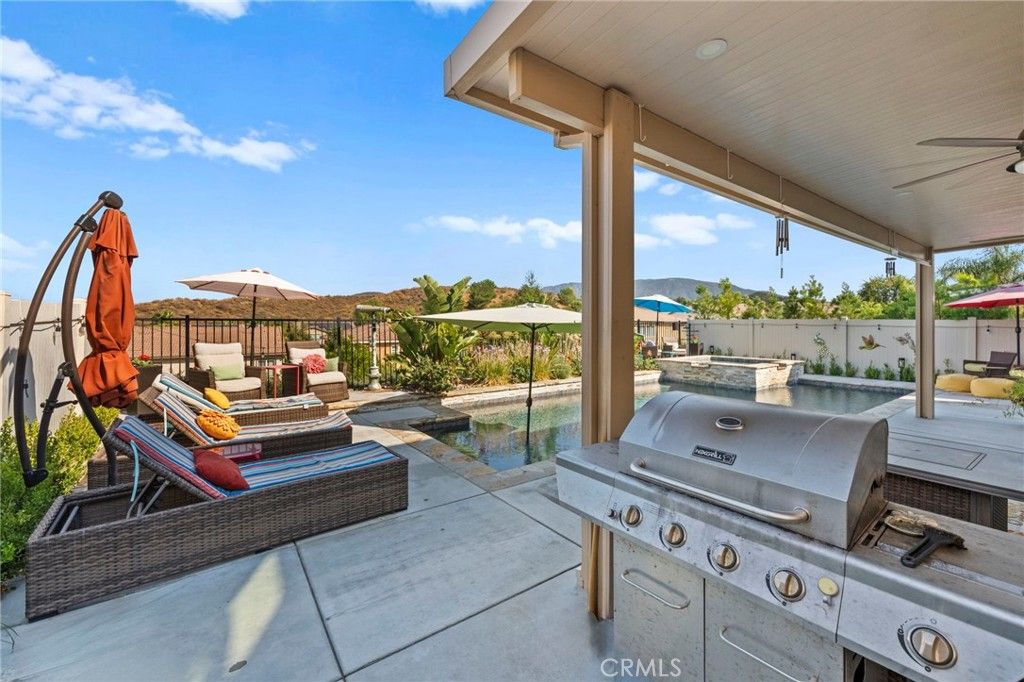 Image 40 of property listing at 45936 Camino Rubi, Temecula, CA 92592