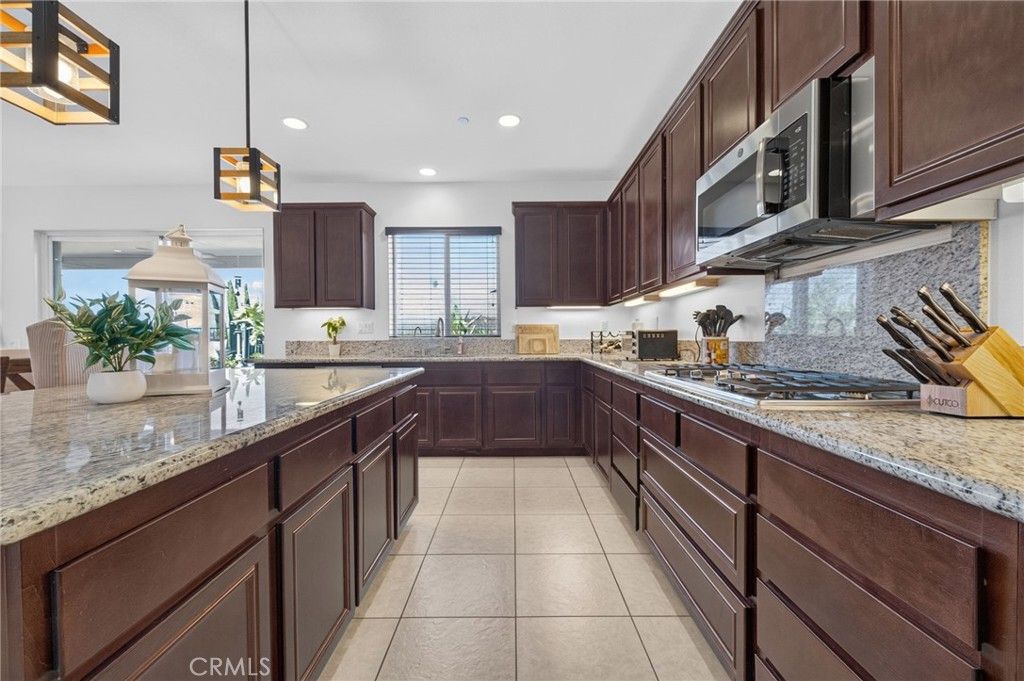 Image 7 of property listing at 45936 Camino Rubi, Temecula, CA 92592