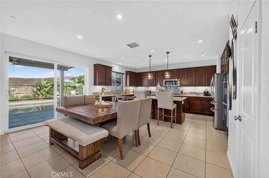 Image 8 of property listing at 45936 Camino Rubi, Temecula, CA 92592