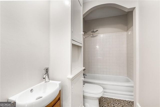 2417 Glenwood Drive NE, Atlanta, GA 30305