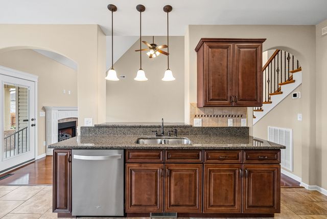 389 Waylon Ct, Clarksville, TN 37043