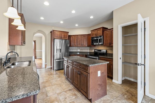 389 Waylon Ct, Clarksville, TN 37043