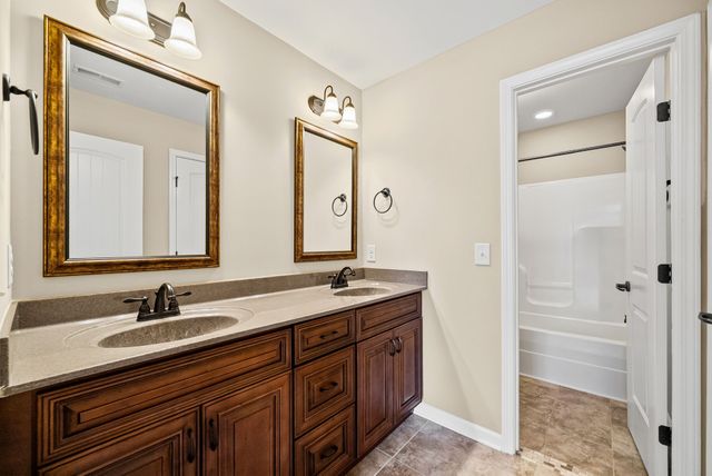 389 Waylon Ct, Clarksville, TN 37043