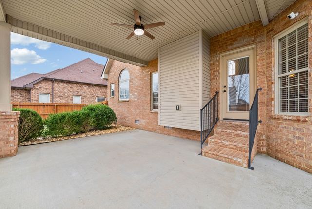 389 Waylon Ct, Clarksville, TN 37043