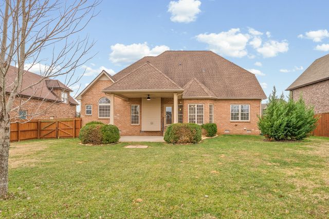 389 Waylon Ct, Clarksville, TN 37043