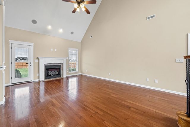 389 Waylon Ct, Clarksville, TN 37043