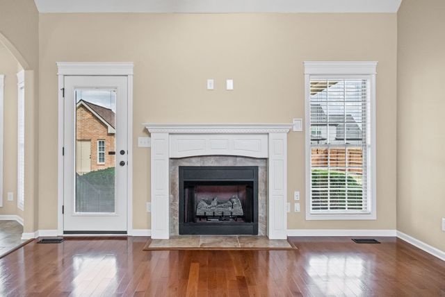 389 Waylon Ct, Clarksville, TN 37043