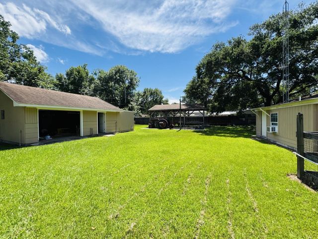 4012 Hillcrest Street, Liberty, TX 77575