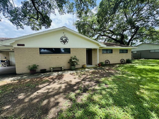 4012 Hillcrest Street, Liberty, TX 77575