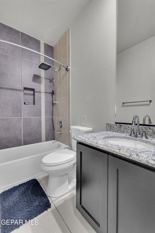 421 S HALSTEAD Drive, Horizon City, TX 79928