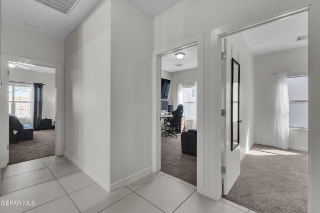 421 S HALSTEAD Drive, Horizon City, TX 79928
