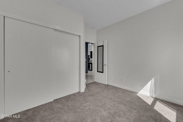 421 S HALSTEAD Drive, Horizon City, TX 79928