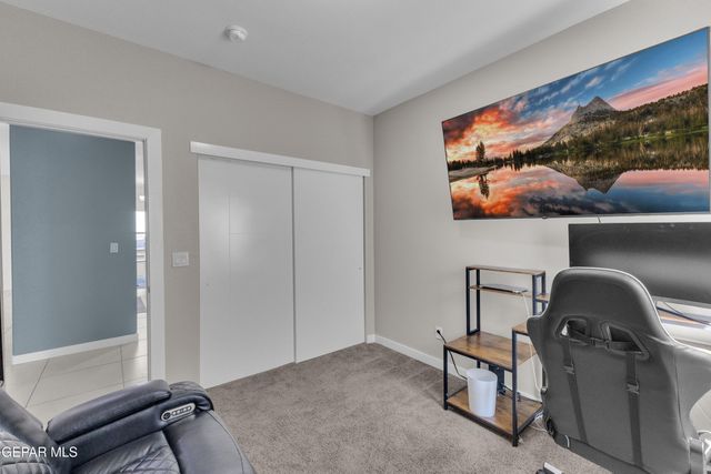 421 S HALSTEAD Drive, Horizon City, TX 79928
