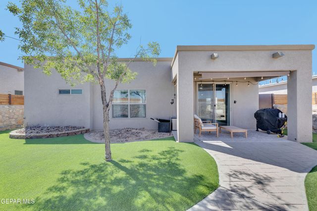 421 S HALSTEAD Drive, Horizon City, TX 79928