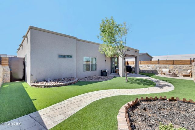 421 S HALSTEAD Drive, Horizon City, TX 79928