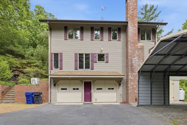 55 Shaw St., Belchertown, MA 01007