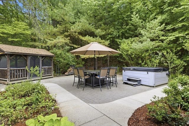 55 Shaw St., Belchertown, MA 01007