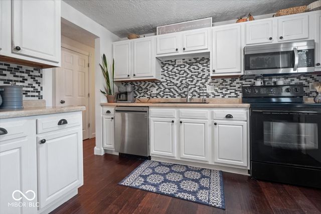 7017 Chimney Rock Court, Indianapolis, IN 46217