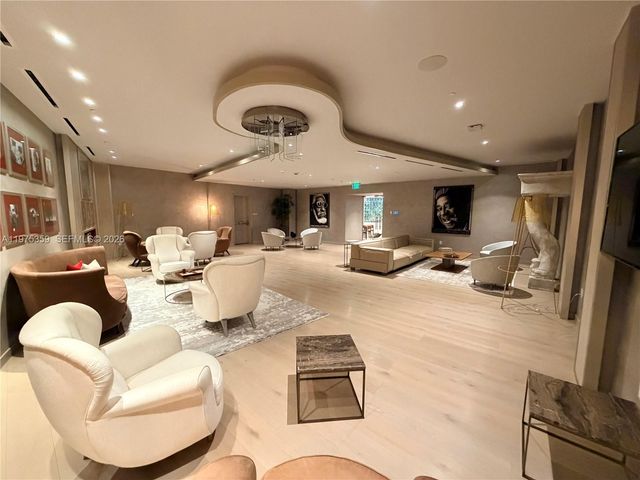 1000 Brickell Plz 2606, Miami, FL 33131