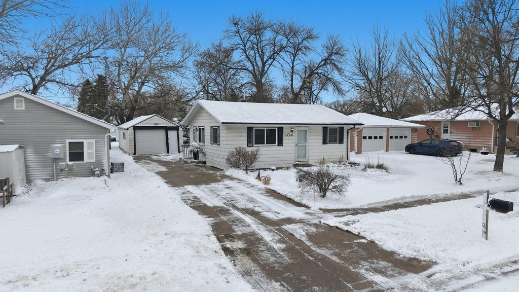 104 3rd Street NW, Dilworth, MN 56529