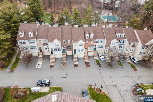 826 Georgetown Drive, Ramsey, NJ 07446