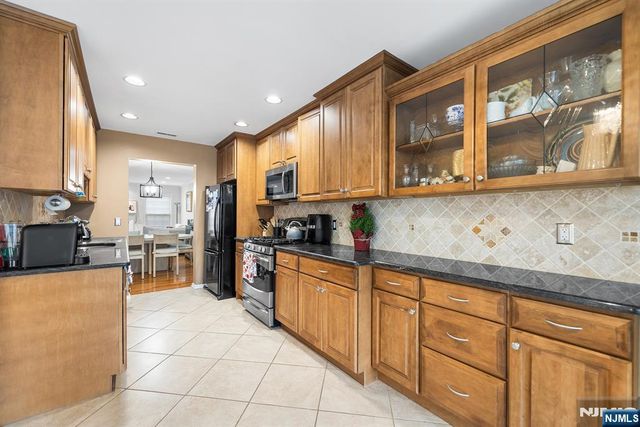 826 Georgetown Drive, Ramsey, NJ 07446