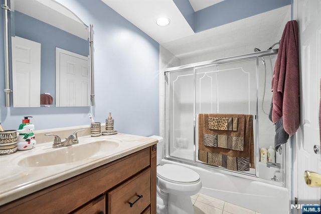 826 Georgetown Drive, Ramsey, NJ 07446