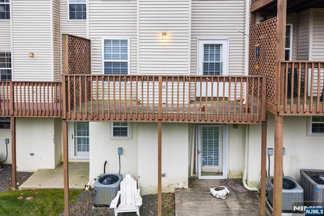 826 Georgetown Drive, Ramsey, NJ 07446