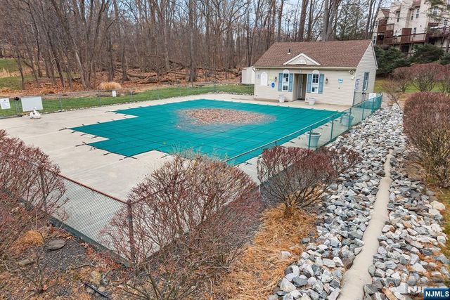 826 Georgetown Drive, Ramsey, NJ 07446