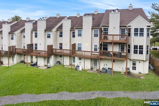 826 Georgetown Drive, Ramsey, NJ 07446