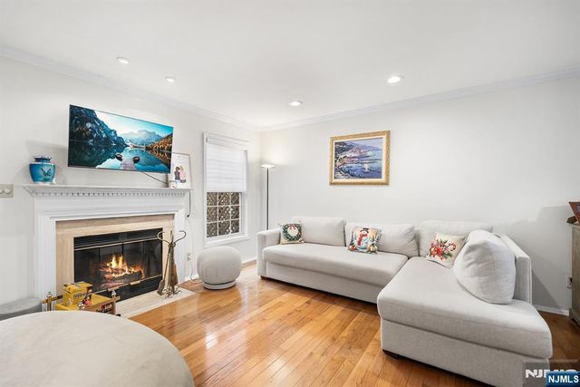 826 Georgetown Drive, Ramsey, NJ 07446