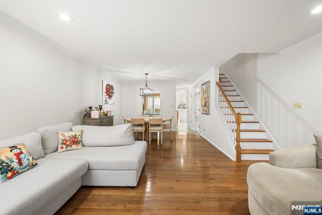 826 Georgetown Drive, Ramsey, NJ 07446