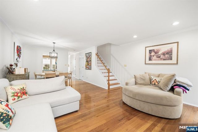 826 Georgetown Drive, Ramsey, NJ 07446